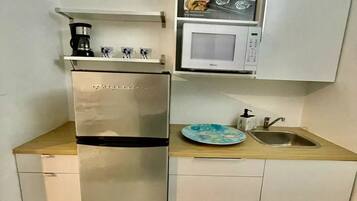 Microwave, stovetop