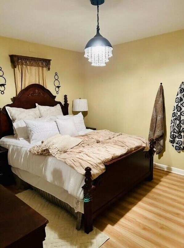 3 bedrooms, WiFi, bed sheets - Luxury 3 Bedroom Home (Huntsville)