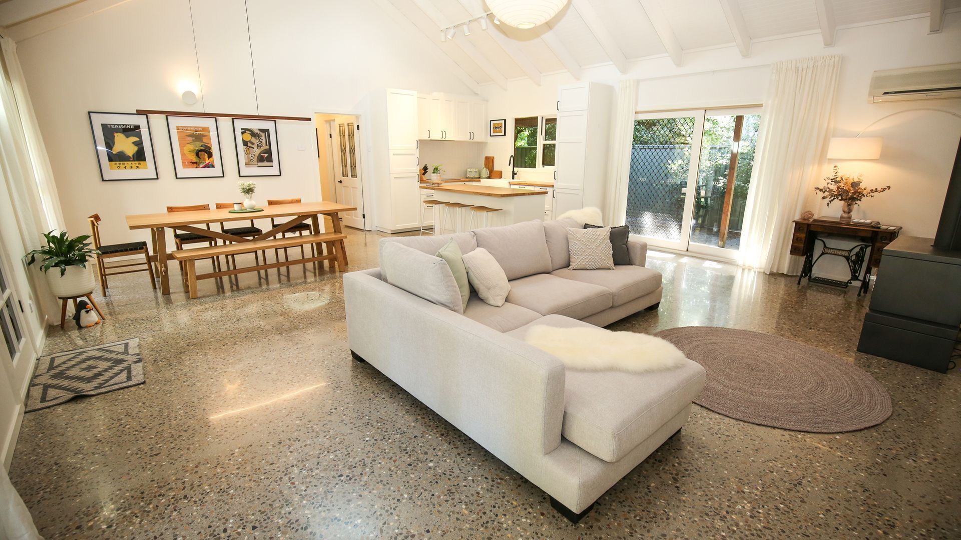 Smart TV, fireplace, ping pong