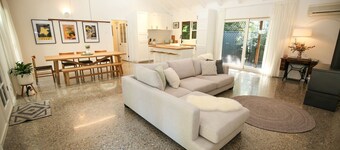 Sanctuary 33 - Your private haven near the river