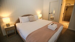 4 Schlafzimmer, Schreibtisch, Bügeleisen/Bügelbrett, kostenloses WLAN