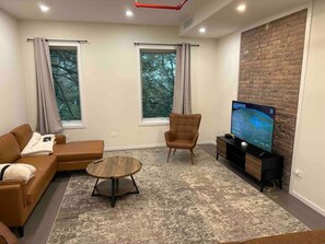 Living area - Triplex 4BR 3BATH Designer Luxury and Gorgeous NEW Townhouse Pvt Outdoor (New York)