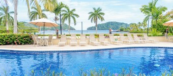 Secluded Garden Paradise Condo @Los Sueños