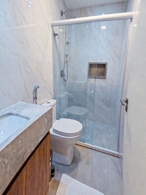 Eenvoudig appartement | Badkamer