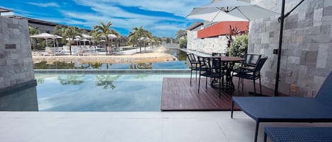 Basic Apartment | Pool