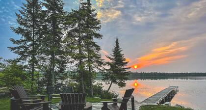 Beautiful Lake House With Outdoor Firepit and Great Fishing!
