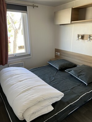 3 sovrum, strykjärn/strykbräda och resesäng