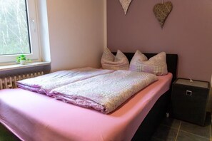 1 quarto, Wi-Fi de cortesia, roupa de cama