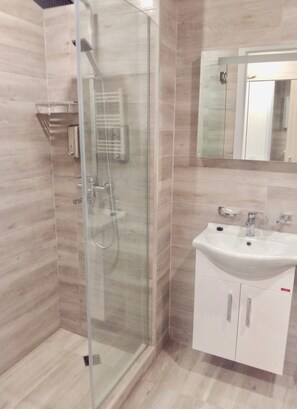 Handtücher, Seife, Toilettenpapier