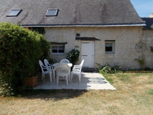 Outdoor dining - Gite La Laverie
(Allonnes)