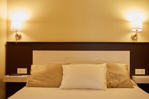 2 bedrooms, iron/ironing board, WiFi, bed sheets - Apartamentos Rurales 'casa la Piedra', El Roble (Collía)