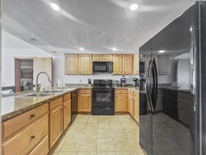 Fridge, microwave, oven, stovetop - Ski in/ Ski Out Condo, Perfect Location, Family Friendly, Great View (Copper Mountain)