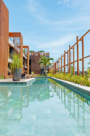 3 piscinas externas