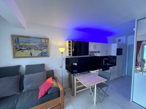Interior - Seafront studio with a stuning view, Résience Bona vue mer panaramique (Hyères)