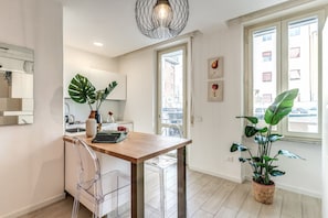 Luxury-Apartment | Eigene Küche | Kühlschrank, Ofen, Herdplatte, Geschirrspüler