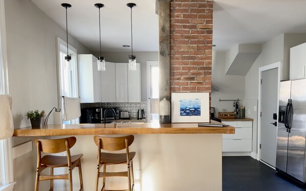 Private kitchen - Urban Getaway in the West End -- Historic charm, modern comfort
(Portland)
