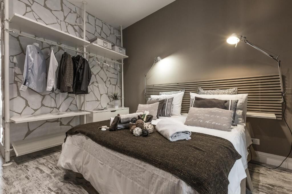 Blackout curtains, iron/ironing board, free WiFi