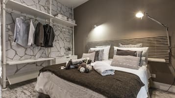 Blackout drapes, iron/ironing board, free WiFi