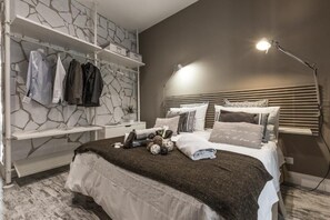 Blackout drapes, iron/ironing board, free WiFi - A-Rome Suite  (Roma)