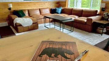 Smart TV, fireplace, DVD player, table tennis