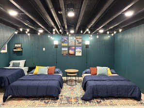 3 chambres, bureau, fer et planche à repasser, accès au Wi-Fi (inclus)