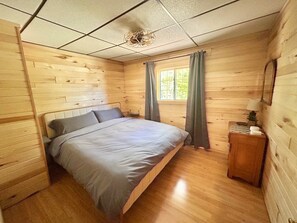 3 chambres, bureau, fer et planche à repasser, accès au Wi-Fi (inclus)