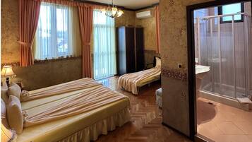 4 sovrum, strykjärn/strykbräda, wi-fi och sängkläder