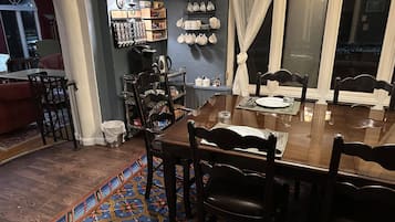 Cà phê và/hoặc dụng cụ pha