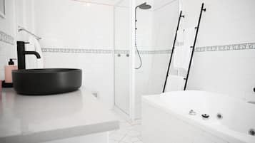Shower, jetted bath, hair dryer