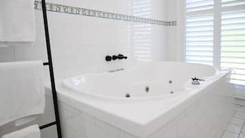 Shower, jetted tub, hair dryer