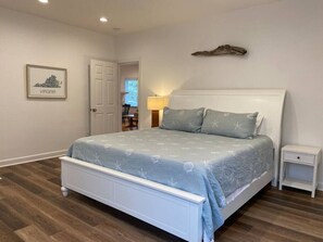 3 bedrooms, desk, iron/ironing board, travel cot - Sunset Soiree-501 A 22nd St · Sunset Soiree in Virginia Beach (Virginia Beach)