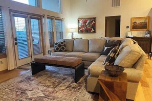 TV, fireplace, offices