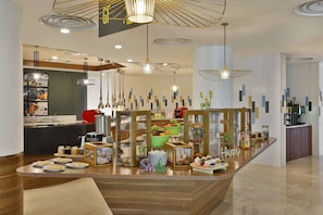 Free daily buffet breakfast - Hampton by Hilton Sharma NEOM Community 1 (Duba)