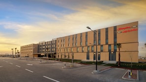 Exterior - Hampton by Hilton Sharma NEOM Community 1 (Duba)