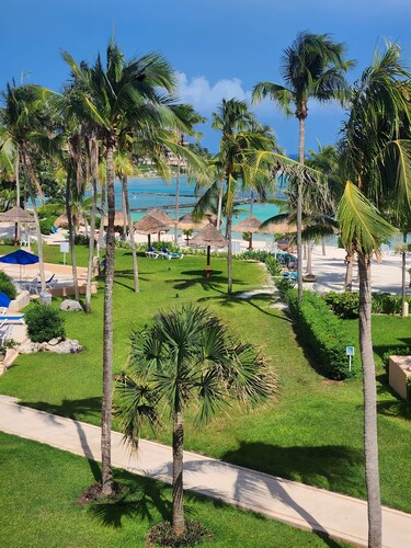 Best Location 3BR Beachfront Condo with Ocean View