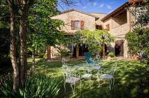 Comfort Cottage, 2 Bedrooms, Non Smoking, Pool View | 2 bedrooms, down comforters, soundproofing, iron/ironing board - Agriturismo Casa Greppo - L'Ulivo (San Venanzo)