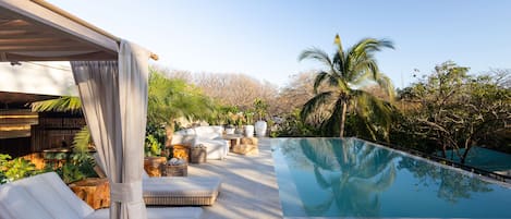 Piscine extérieure