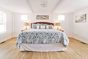 3 habitaciones, tabla de planchar con plancha y cuna de viaje 