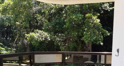 Acomchegante Apartamento em Jurere a 50 Metros da Praia