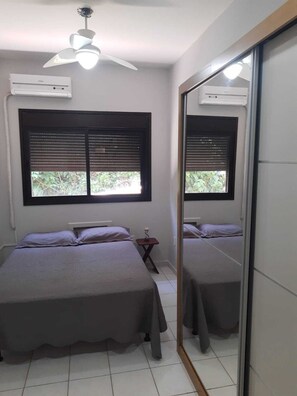 2 habitaciones, tabla de planchar con plancha, wifi y ropa de cama 