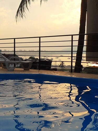 Acomchegante Apartamento em Jurere a 50 Metros da Praia