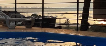 Aconchegante apartamento em Jurerê a 50 metros da praia.