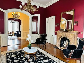 TV - The Hamilton Hoppin House (Middletown)