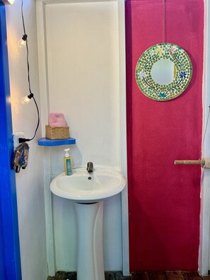 Shower, towels, soap, shampoo