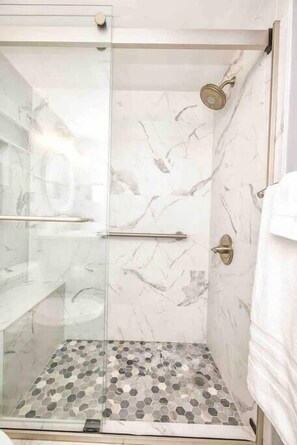 Shower, hair dryer, towels, soap - Seaside Solace: Panoramic Views! Oceanfront Condo, King Bed, Pool, Tennis,Cabana (Wrightsville Beach)