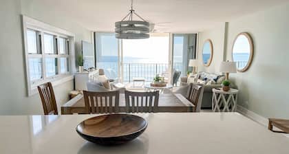 Seaside Solace: Panoramic Views! Oceanfront Condo, King Bed, Pool, Tennis,Cabana