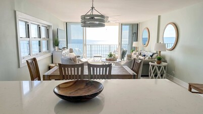 Seaside Solace: Panoramic Views! Oceanfront Condo, King Bed, Pool, Tennis,Cabana