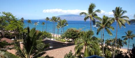 Condo (0 Bedroom) | Front of property