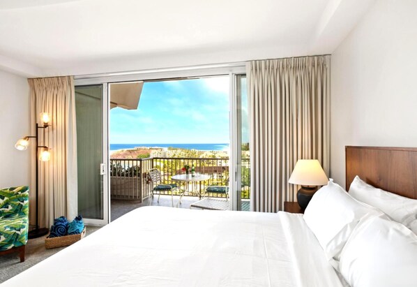 Condo (0 Bedroom) | 1 habitación, tabla de planchar con plancha y ropa de cama 