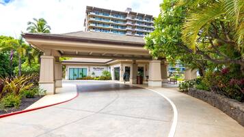 Condo (4 Bedrooms) | Property entrance